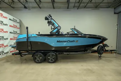 2023 MasterCraft XT23