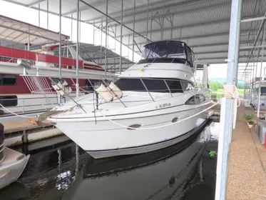 2001 Carver 444 Cockpit Motor Yacht