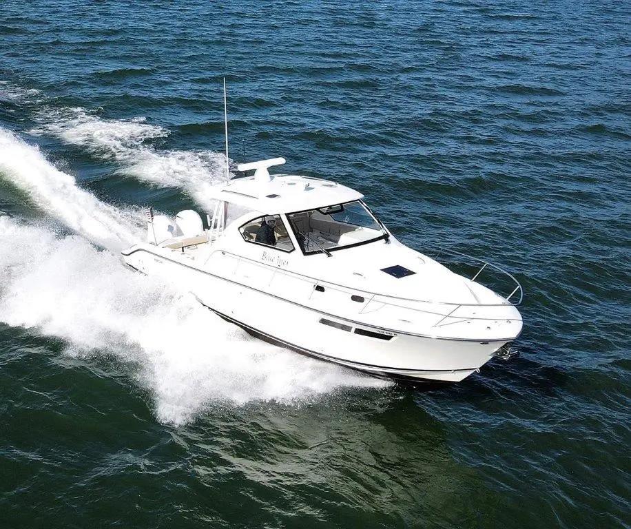 Pursuit OS 355  35 Foot Walkaround Offshore Fishing Boat