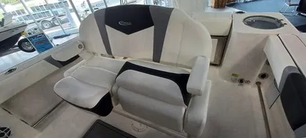 2024 Robalo R230