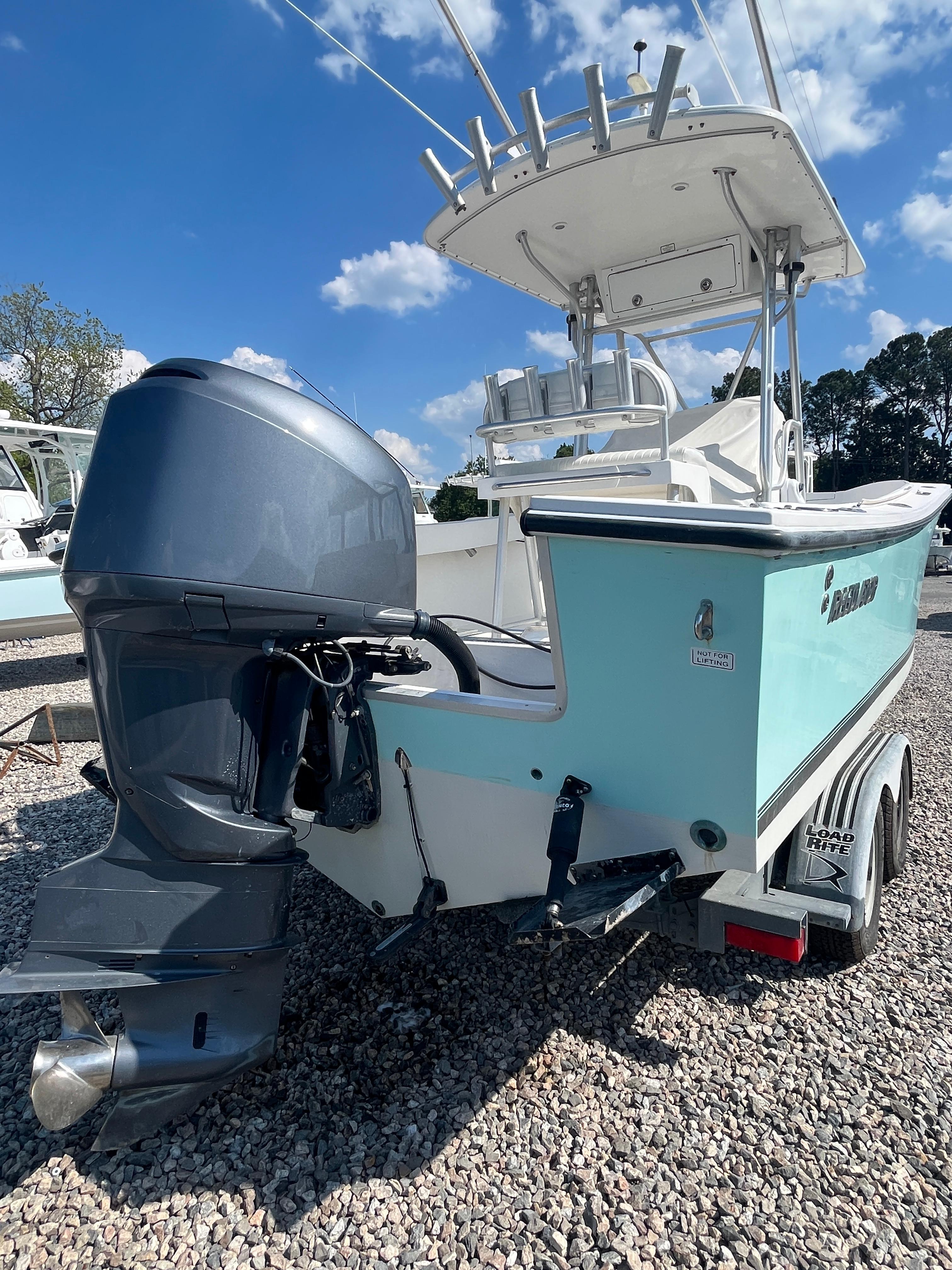 2003 Regulator 23 Classic, Yamaha 4 stroke 225hp outboard engine, stainless steel prop