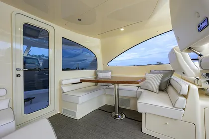 Viking 54 LYKENEW- Flybridge Seating