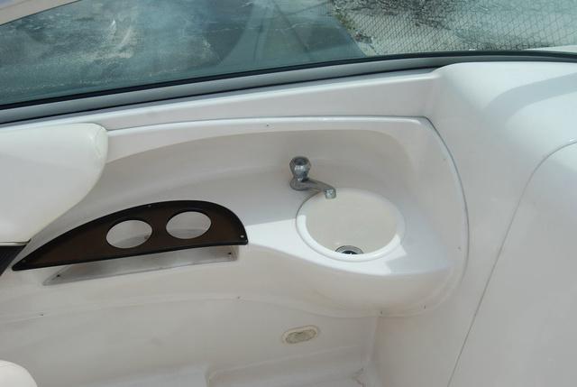 2004 Monterey 233 Explorer