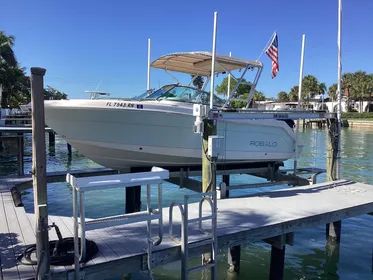 2018 Robalo R227