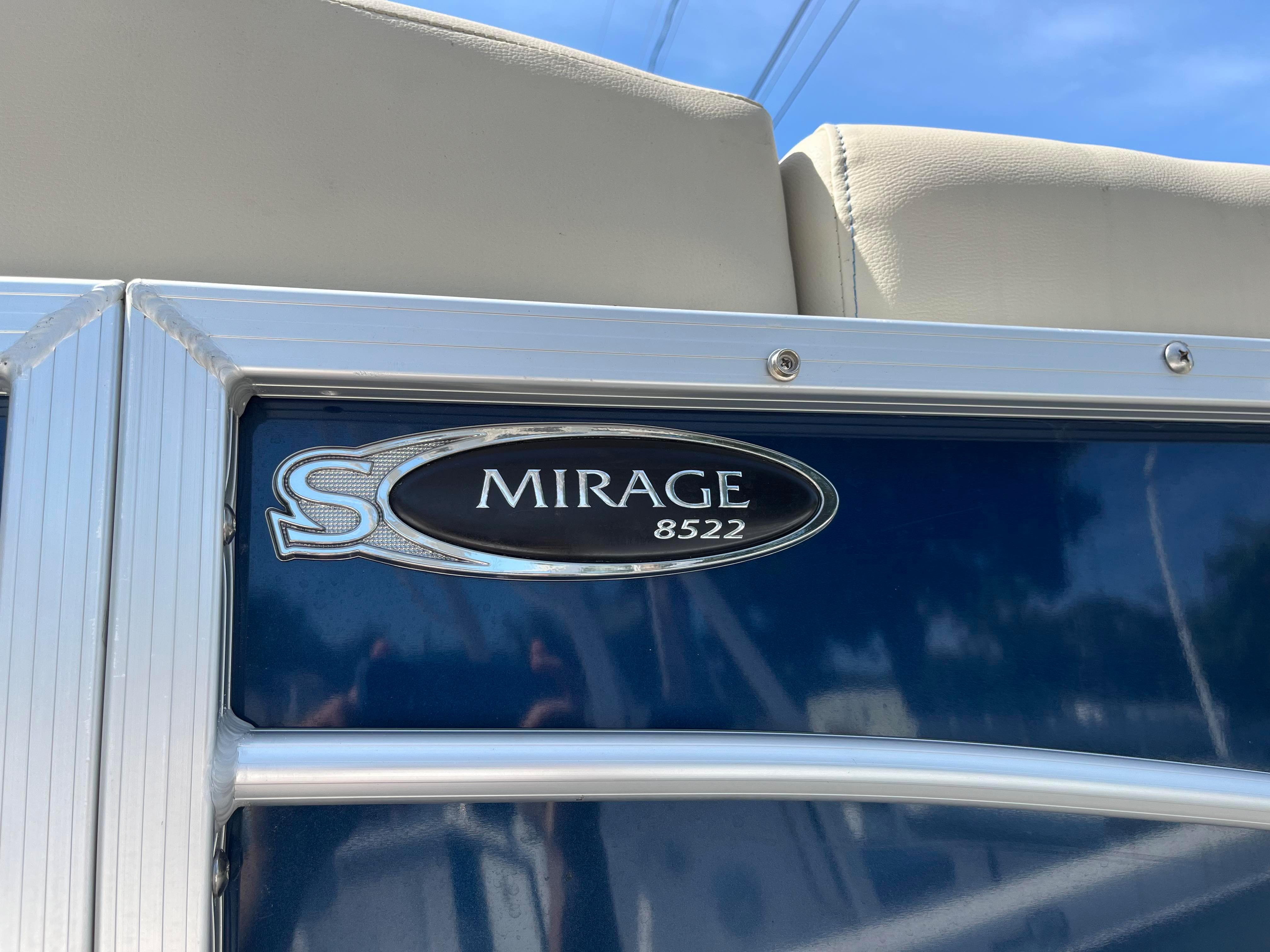 2018 Sylvan Mirage 8522 Party Fish