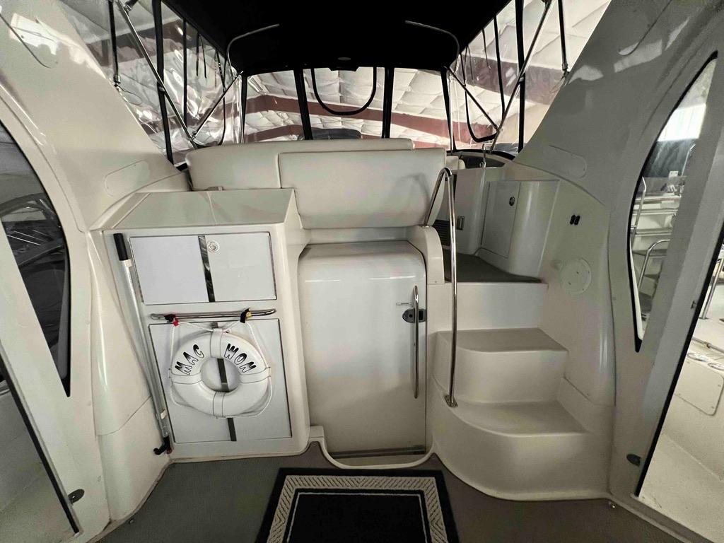 2005 Carver 444 Aft Cabin Motor Yacht