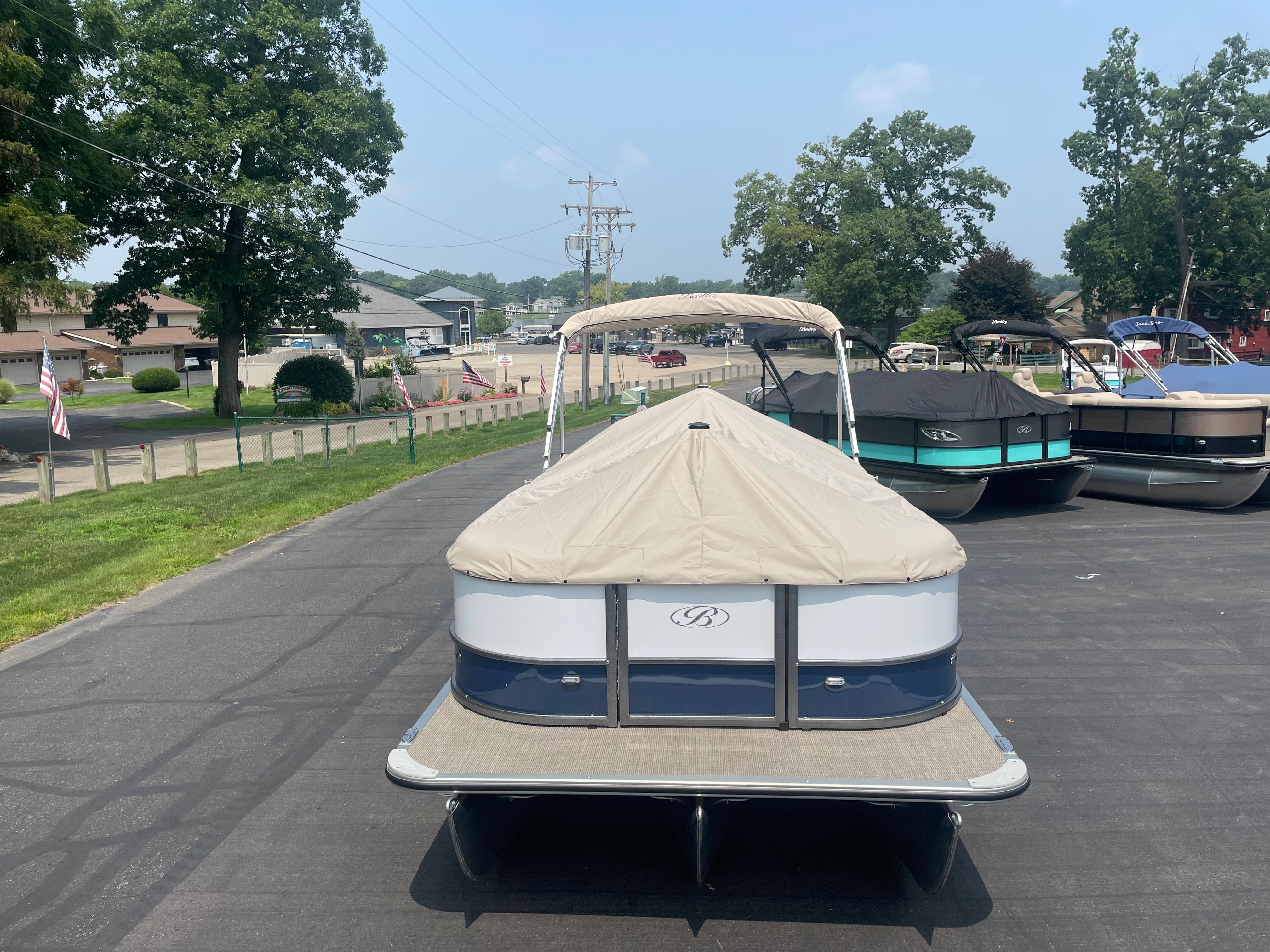 Service  Clarklake Marine : New and Used Pontoon, Tritoon, and