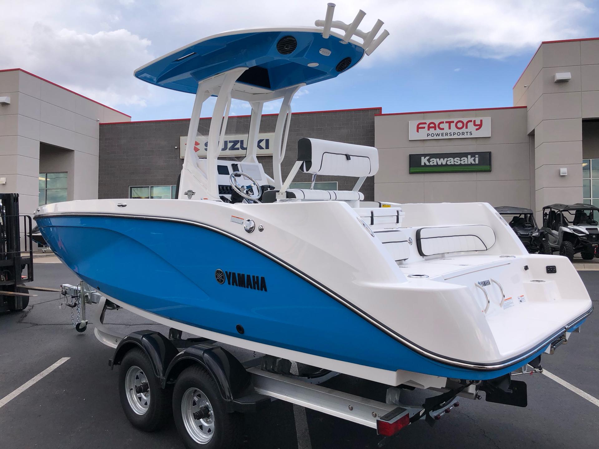 222 FSH Sport Center Console Boats | Yamaha Boats