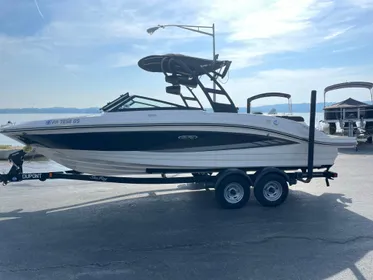 2017 Sea Ray SPX 210