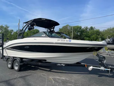 2017 Sea Ray SPX 210