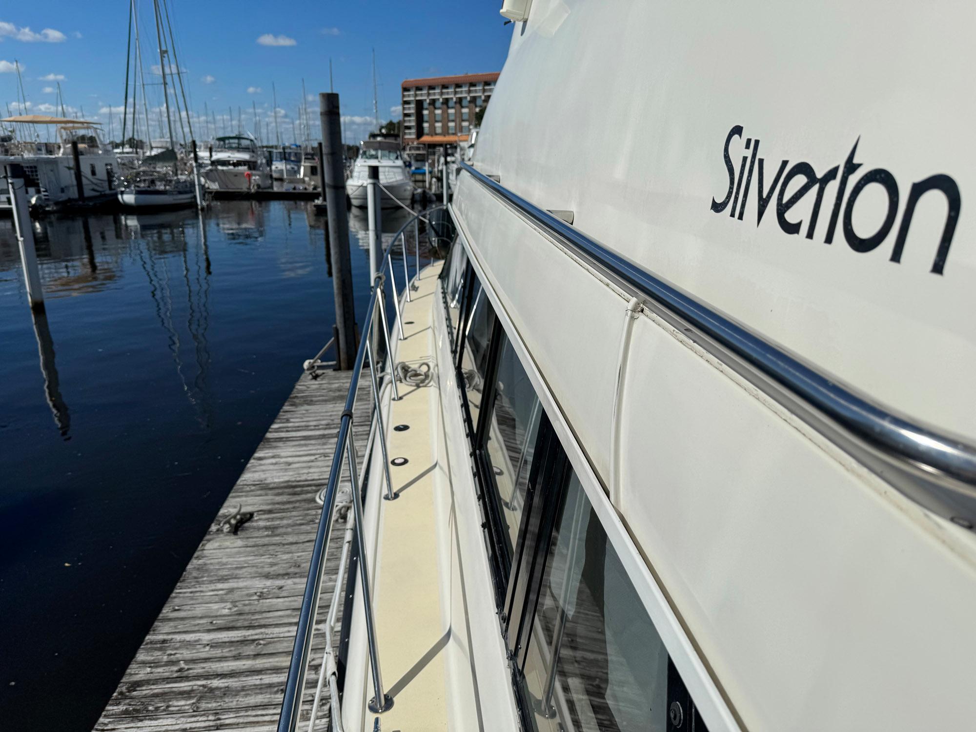 1992 Silverton 46 Motor Yacht