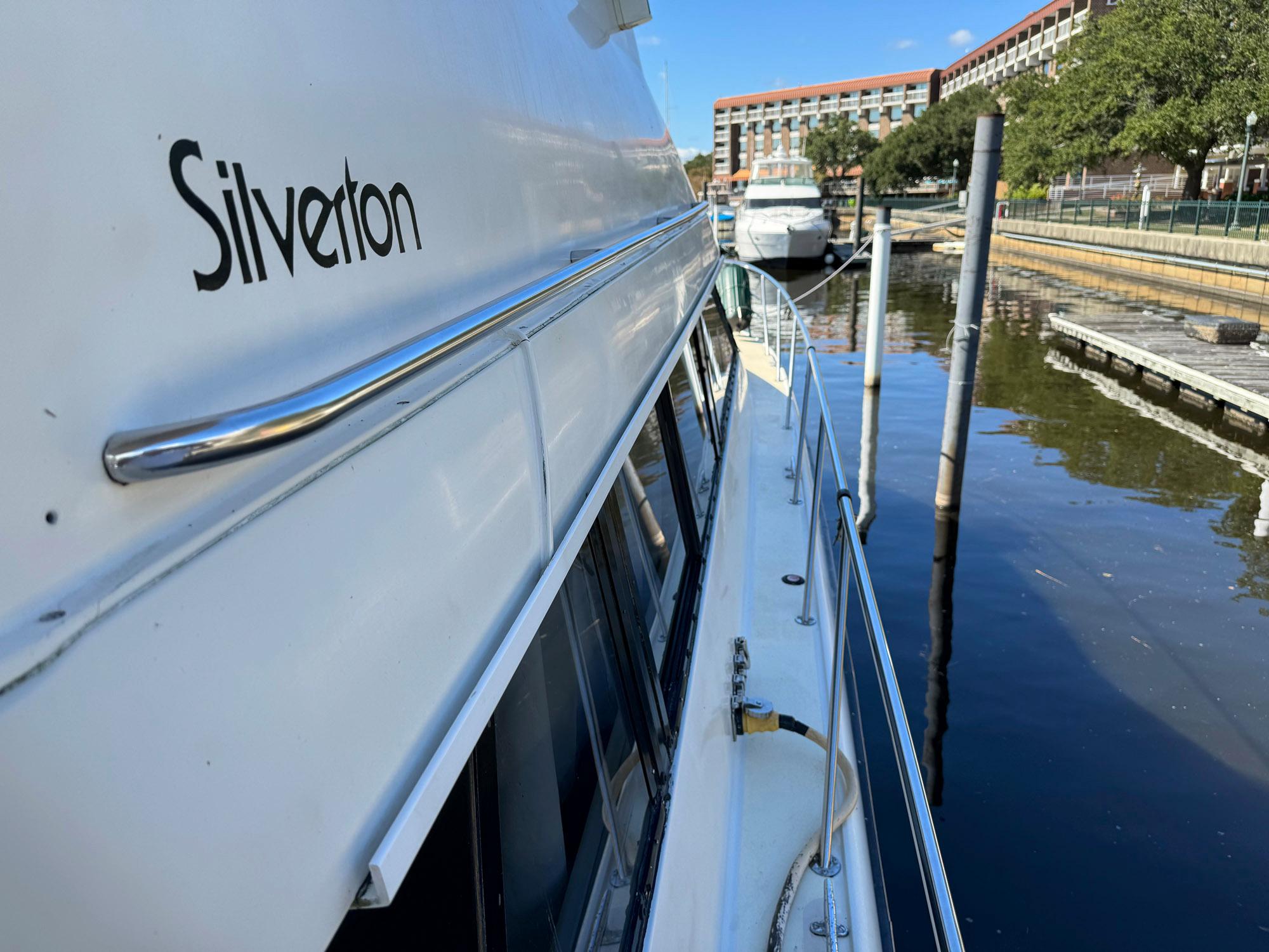 1992 Silverton 46 Motor Yacht