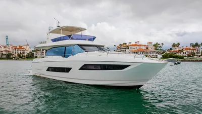 2017 Prestige 680 Motor Yacht