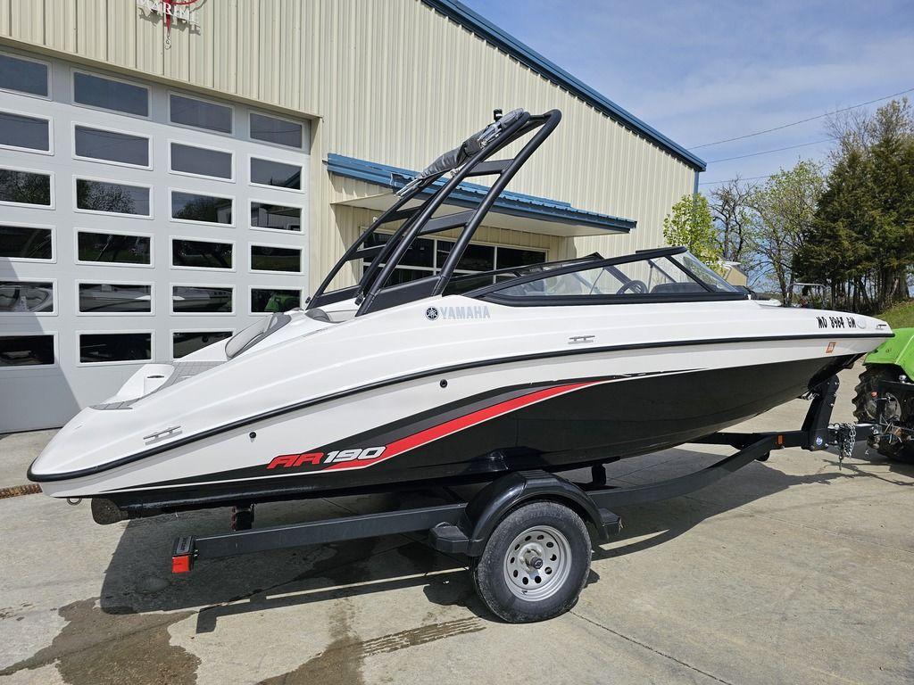 2020 Yamaha Boats AR190