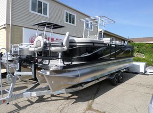 2022 Angler Qwest 8524 Pro Fish N Cruise