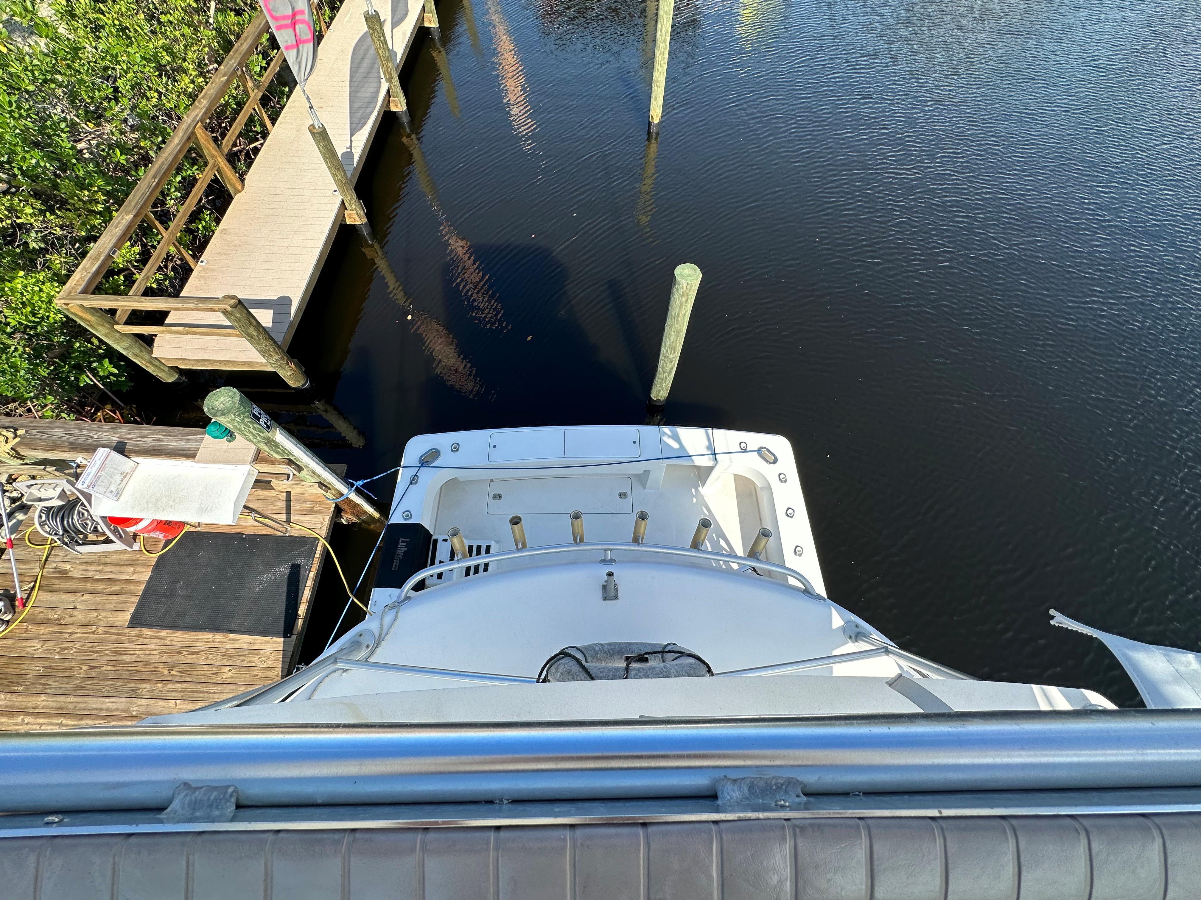 2002 Luhrs 40 Open