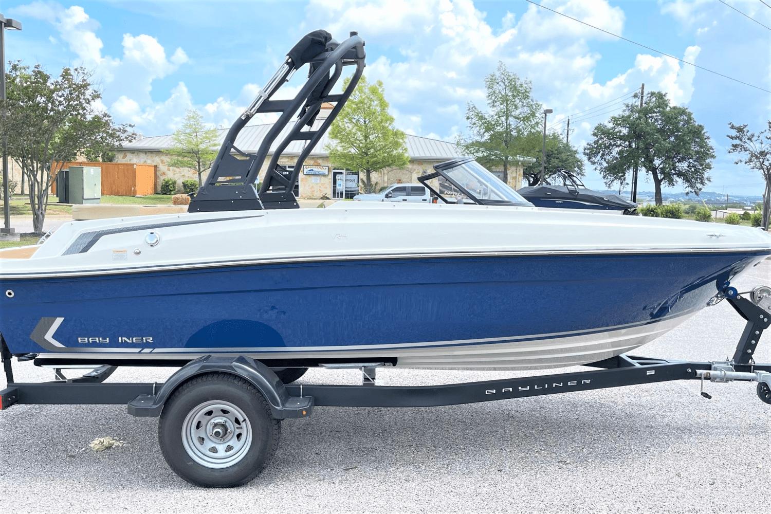 2023 Bayliner VR4 BOWRIDER