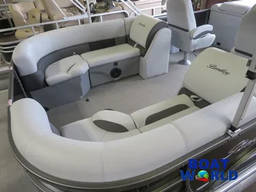 2024 Bentley Pontoons Legacy 220 Navigator Quad Lounge Pontoon & Honda 4