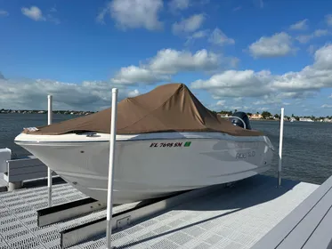 2018 Robalo R180 Center Console