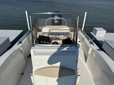 2018 Robalo R180 Center Console