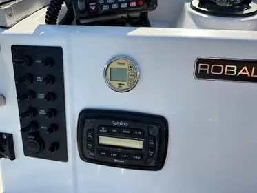 2018 Robalo R180 Center Console