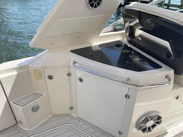 2014 Monterey 320 Sport Yacht