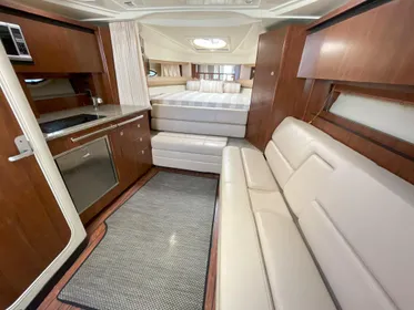 2014 Monterey 320 Sport Yacht