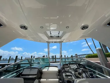 2014 Monterey 320 Sport Yacht