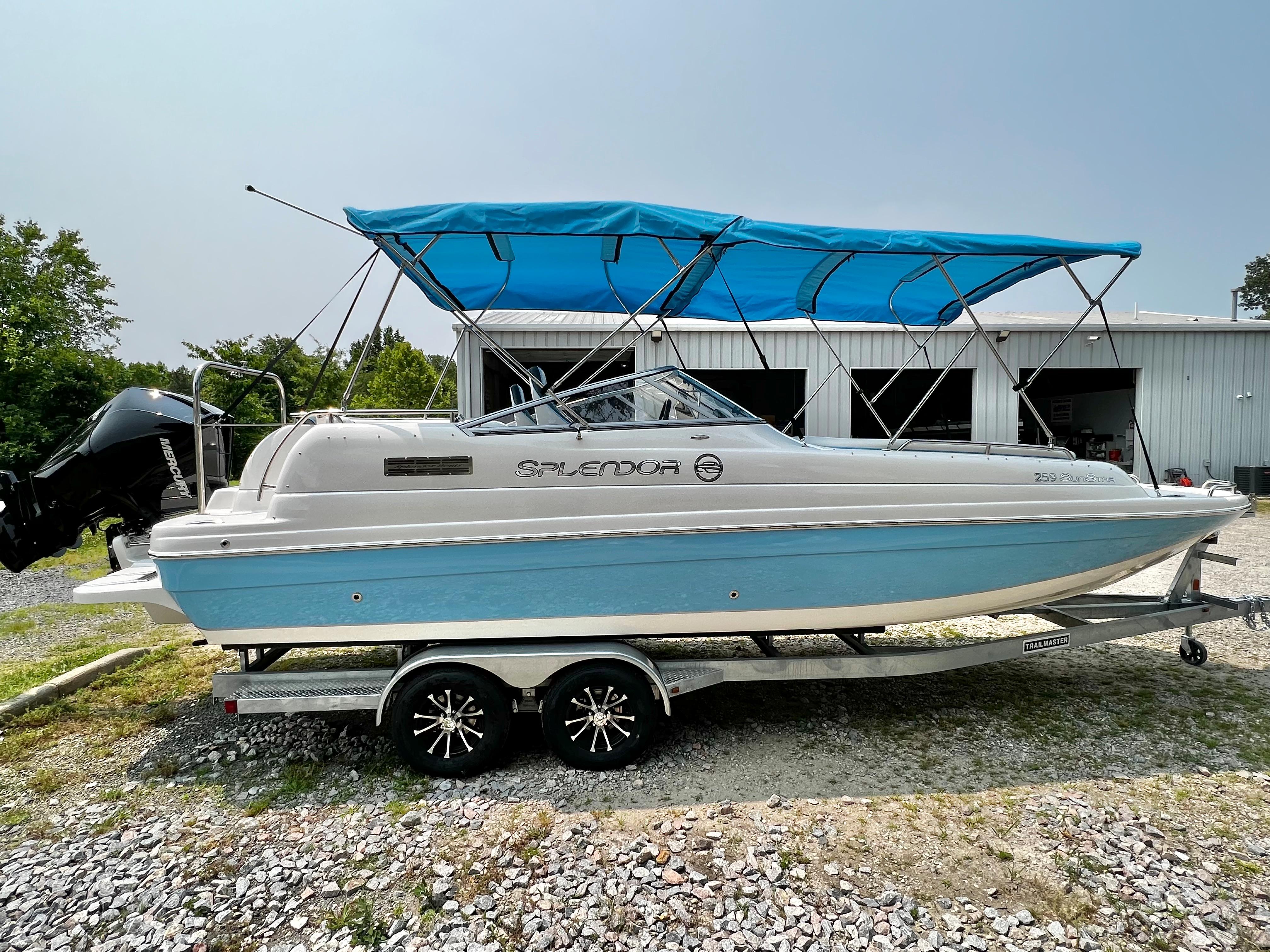 2023 Splendor 259 SUNSTAR Deck Boat - Rigged & Ready!