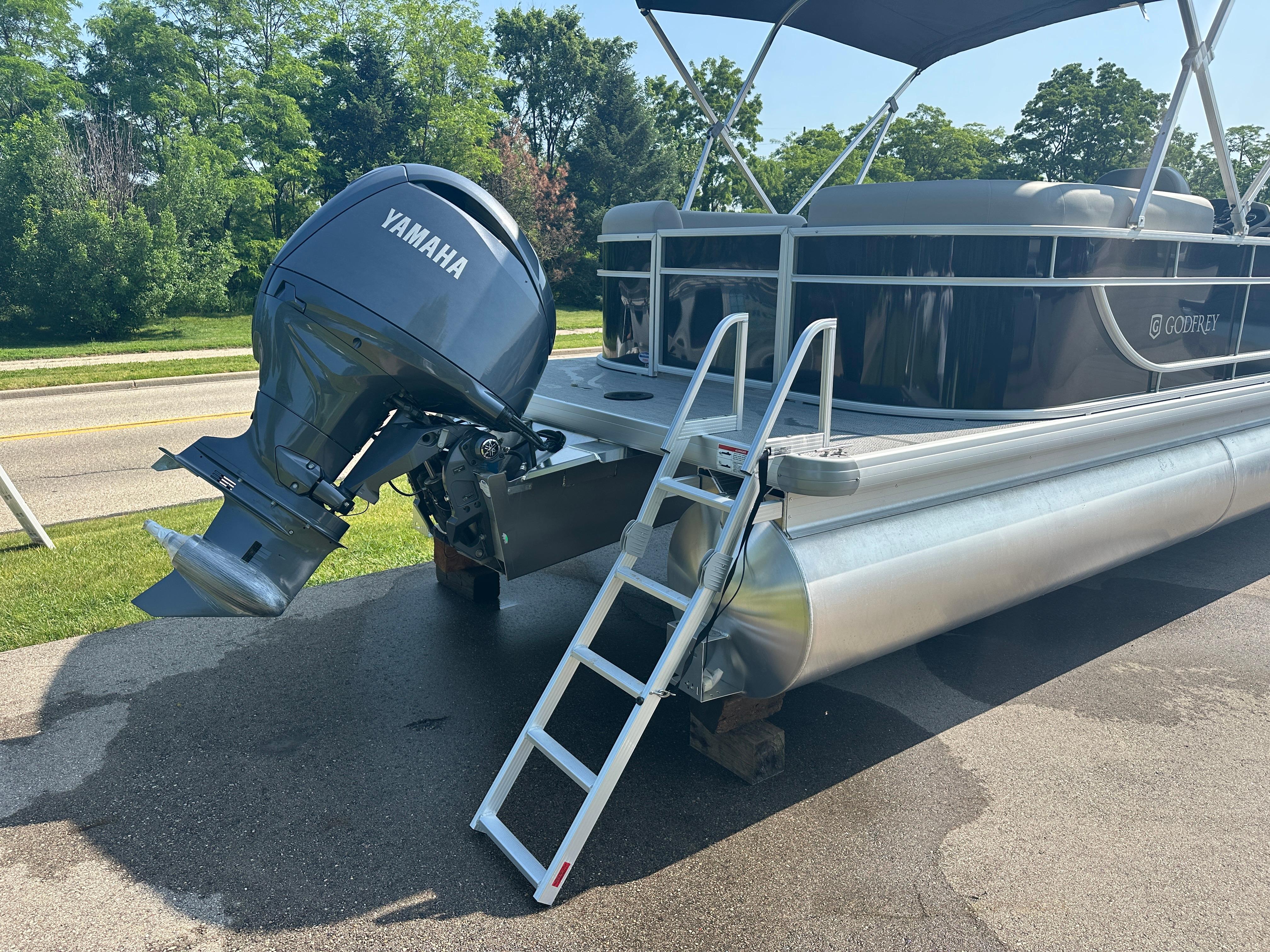 Used 2025 Godfrey Xperience 2286 SBX, 53125 Fontana - Boat