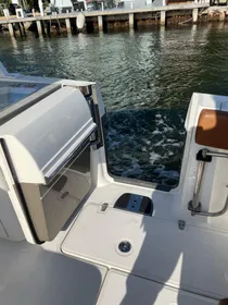 2017 Boston Whaler Vantage 320