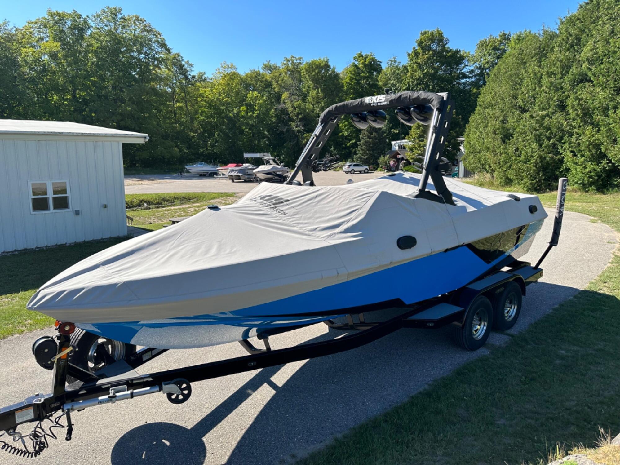 2018 Axis T22