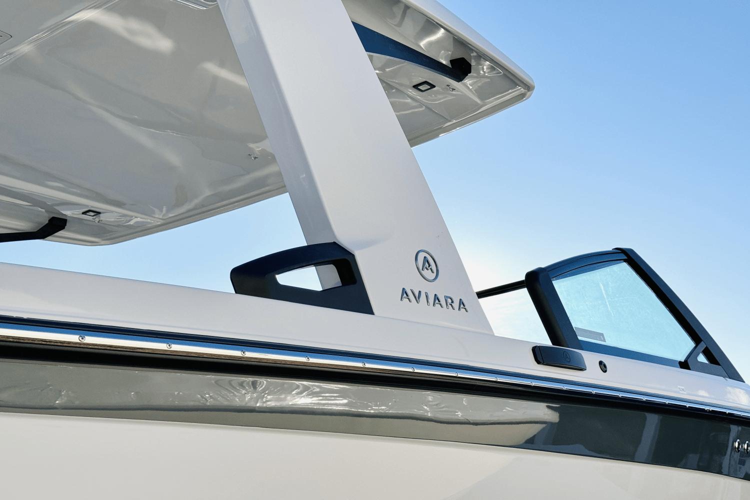 2024 Aviara AV32 Outboard