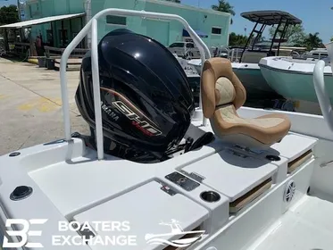 2024 NauticStar 231 Hybrid