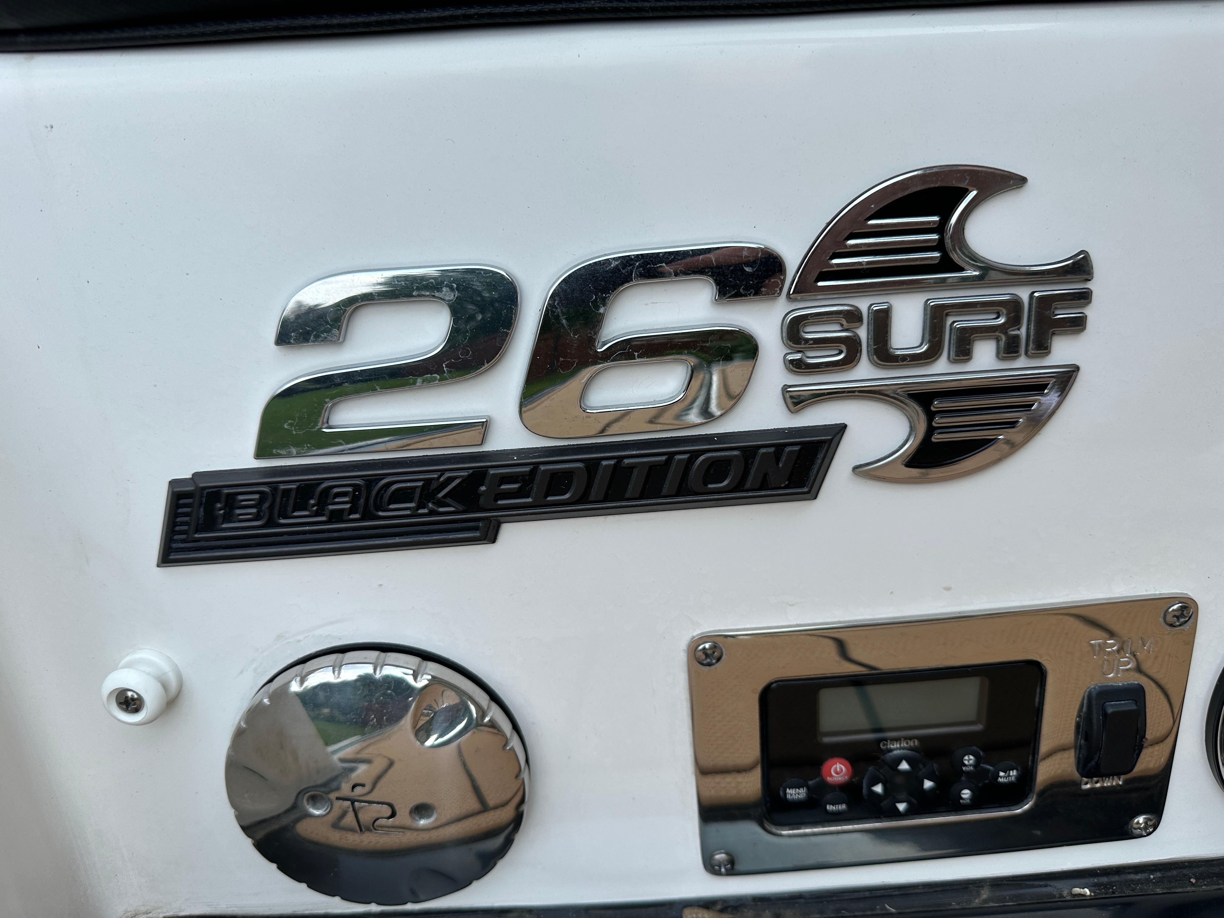 2022 Chaparral 26 Surf