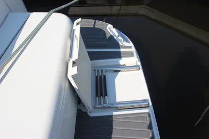 2004 Carver 444 Cockpit Motor Yacht