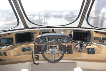 2004 Carver 444 Cockpit Motor Yacht