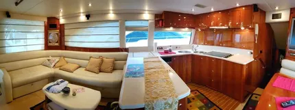 2004 Riviera 58 Enclosed Flybridge