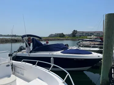 2021 Robalo R227 Dual Console