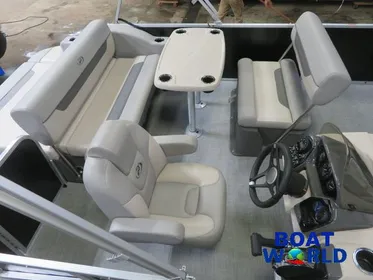 2024 Princecraft Vectra 23 RL Swingback Dinette Pontoon & Mercury 4