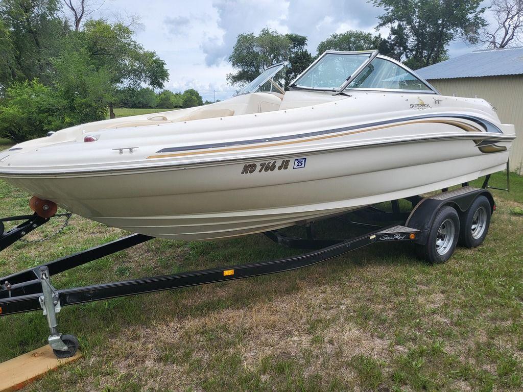 Used 2000 Sea Ray 190 SUNDECK 5.0L, 58103 Fargo - Boat Trader