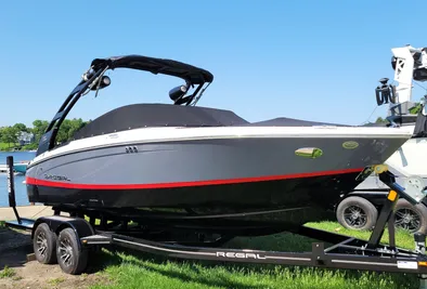 2023 Regal LS2 Surf