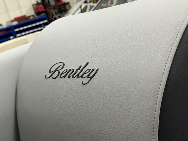 2024 Bentley Pontoons Legacy 200 Cruise