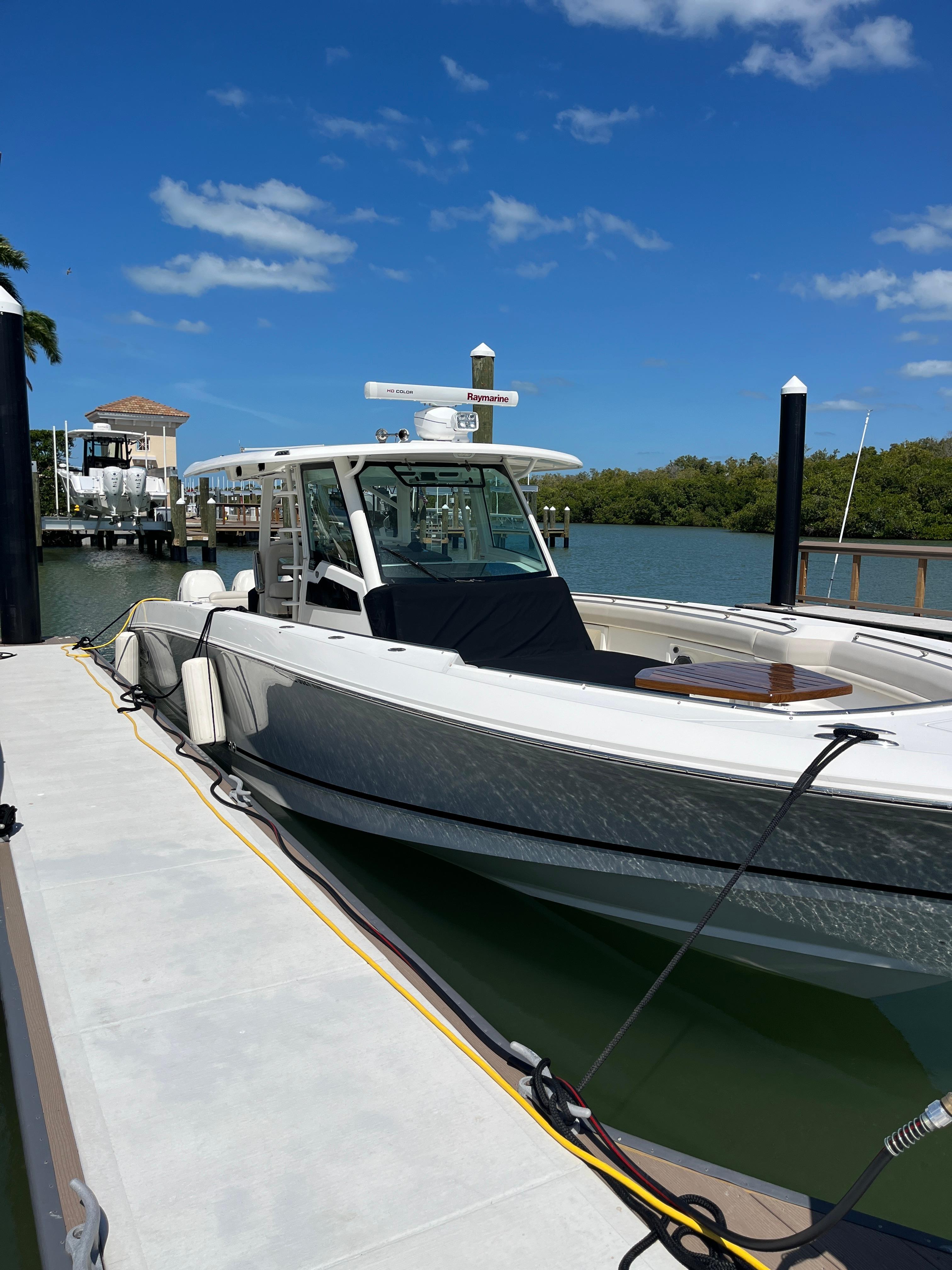 2018 Boston Whaler 380 Outrage