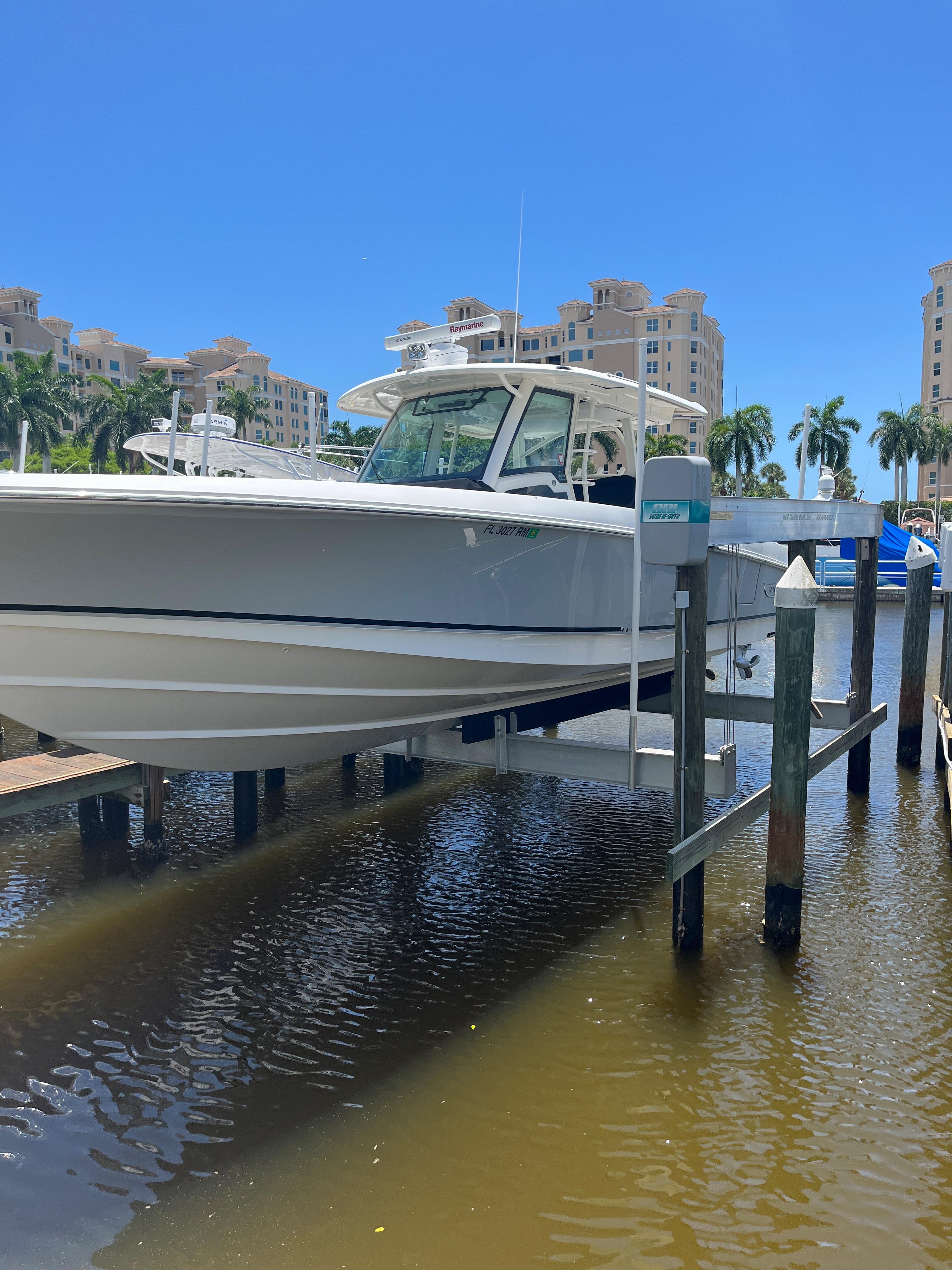 2018 Boston Whaler 380 Outrage