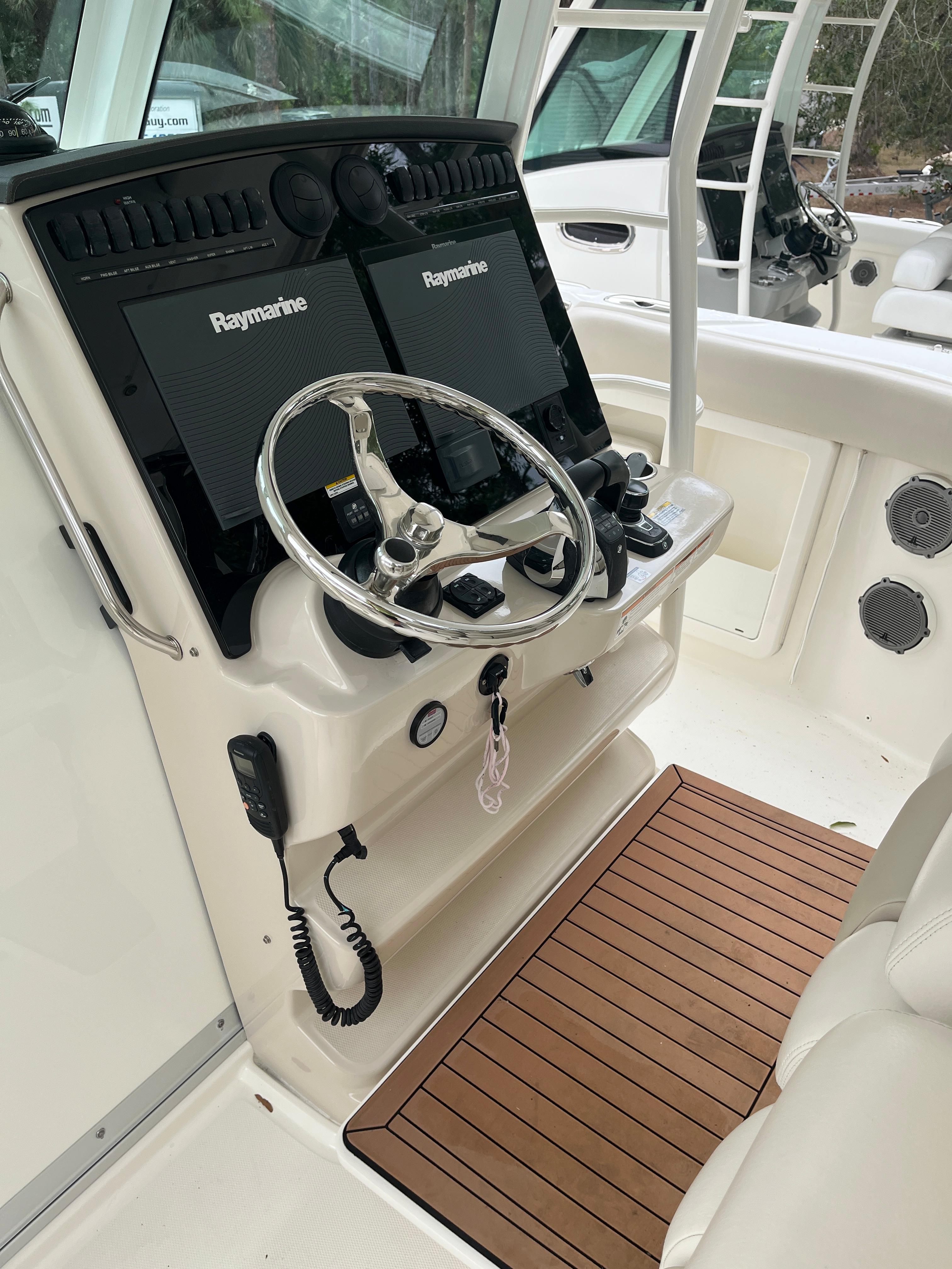 2018 Boston Whaler 380 Outrage