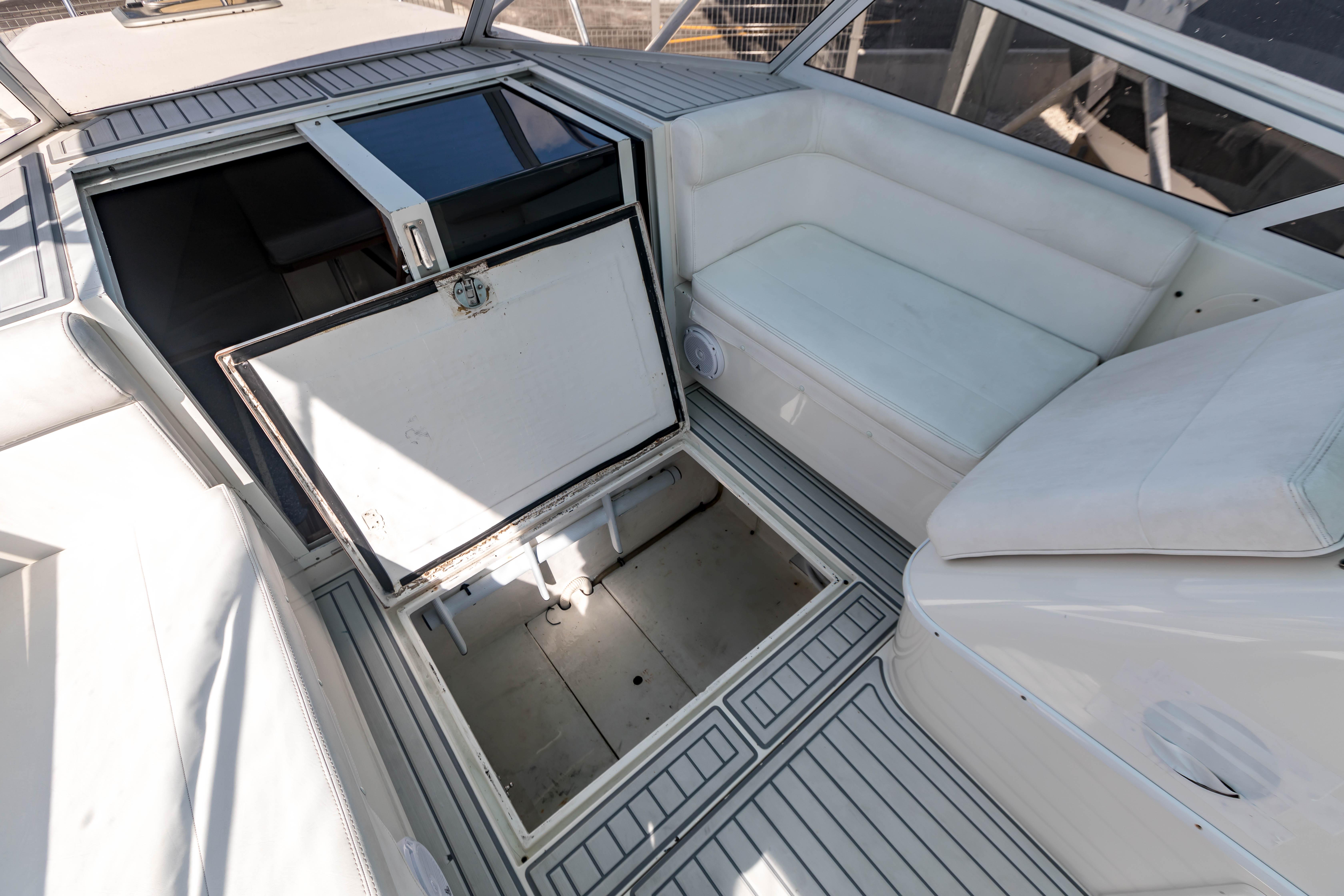 1993 Contender 35 Side Console