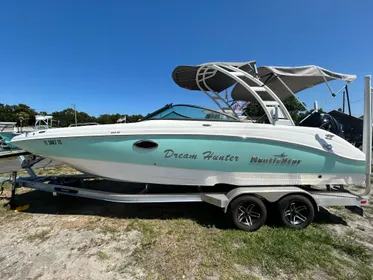 2021 NauticStar 243 DC