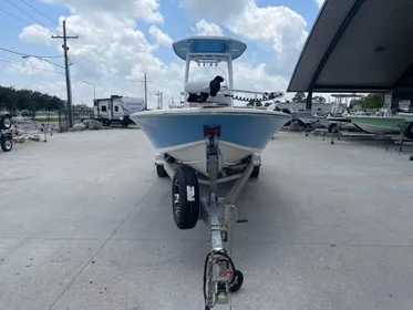 2019 Tidewater 2410 Bay Max