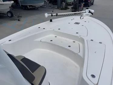 2019 Tidewater 2410 Bay Max